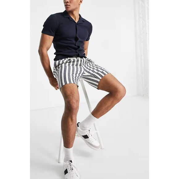 ASOS DESIGN Tapered Smart Shorts in White and Navy Stripe - Picture 3 of 15